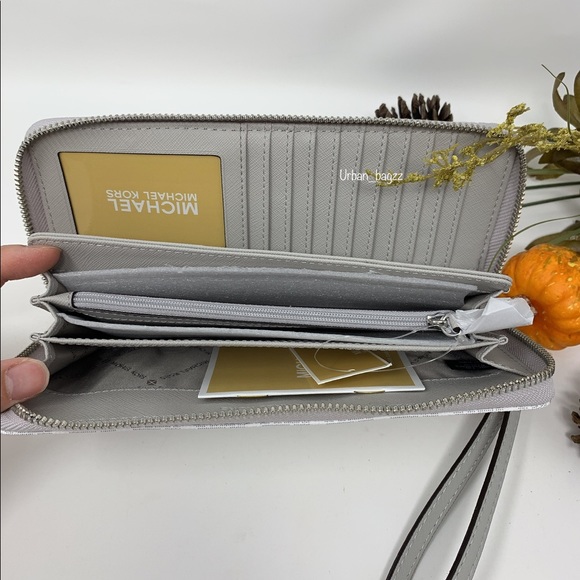 Michael Kors JST Large Zip Wallet - Picture 8 of 8